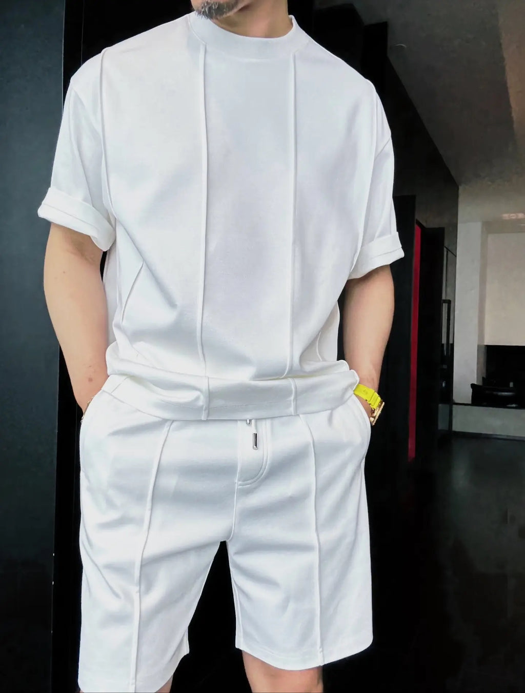 メンズカジュアルスポーツセット：クルーネック通気性半袖Tシャツとゆったりフィットショーツ—オールドマネースタイルのツーピースセット