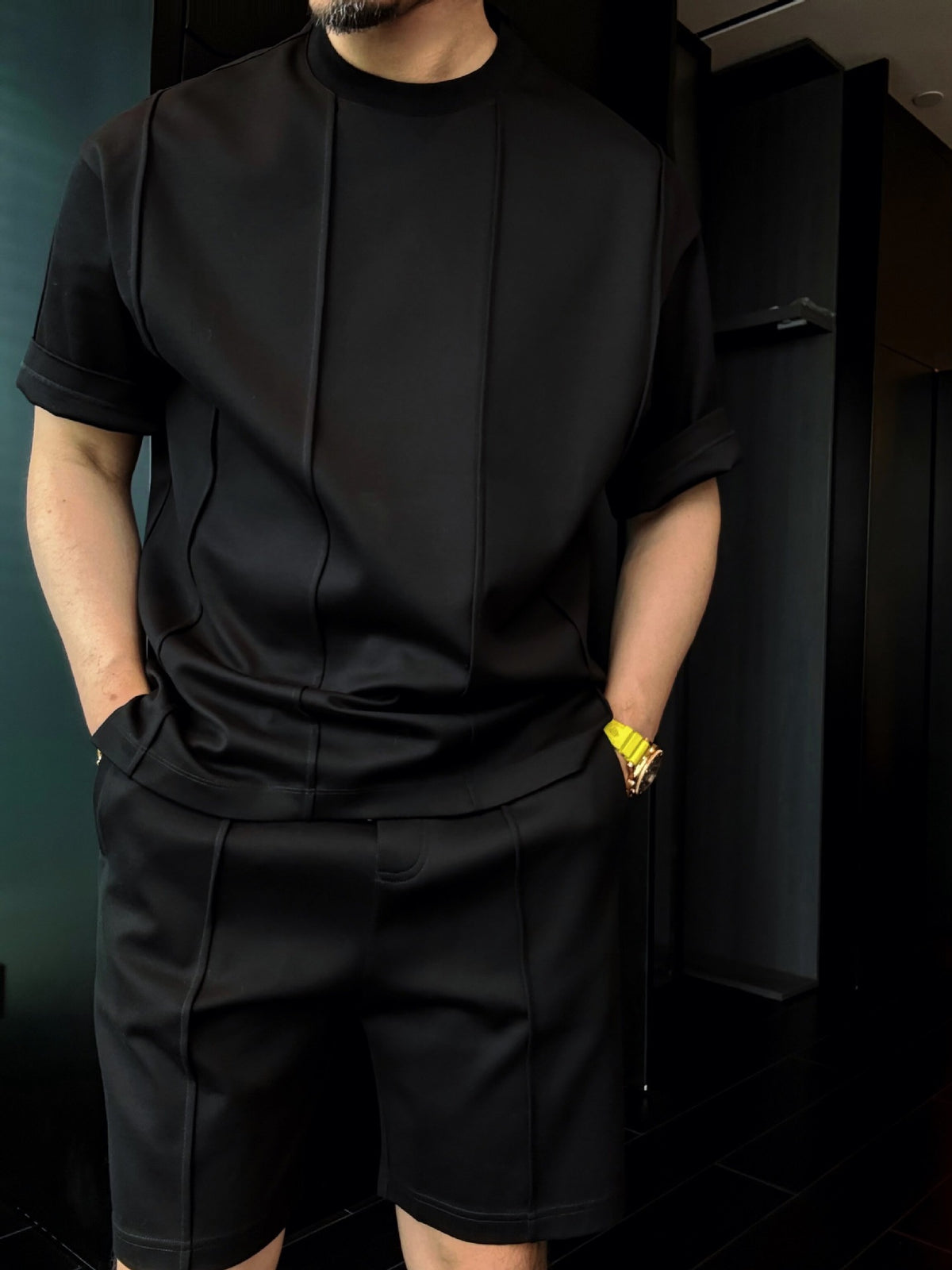 メンズカジュアルスポーツセット：クルーネック通気性半袖Tシャツとゆったりフィットショーツ—オールドマネースタイルのツーピースセット